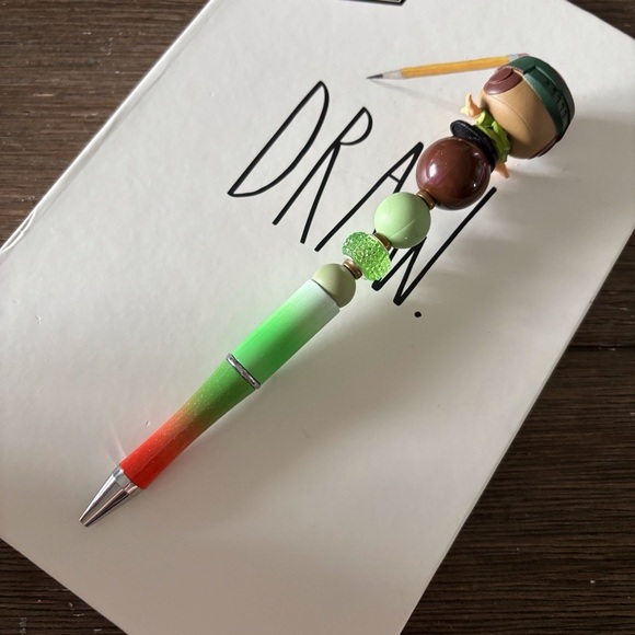 Disney Doorables: Star Wars: Princess Leia handmade beaded pen - Picture 3 of 3